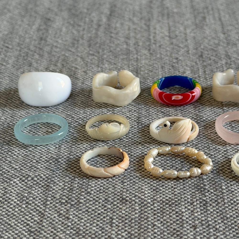 Vintage Modern Spring Summer Beach Shell Pearl Assorted Ring Bundle 13 Ring Lot - Picture 2 of 5